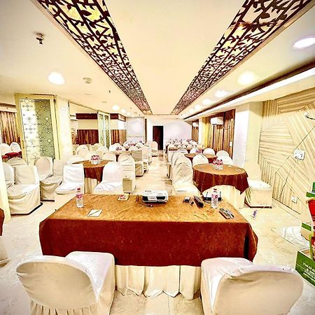 Hotel Spb 87 Near Karol Bagh Metro Station Delhi ภายนอก รูปภาพ
