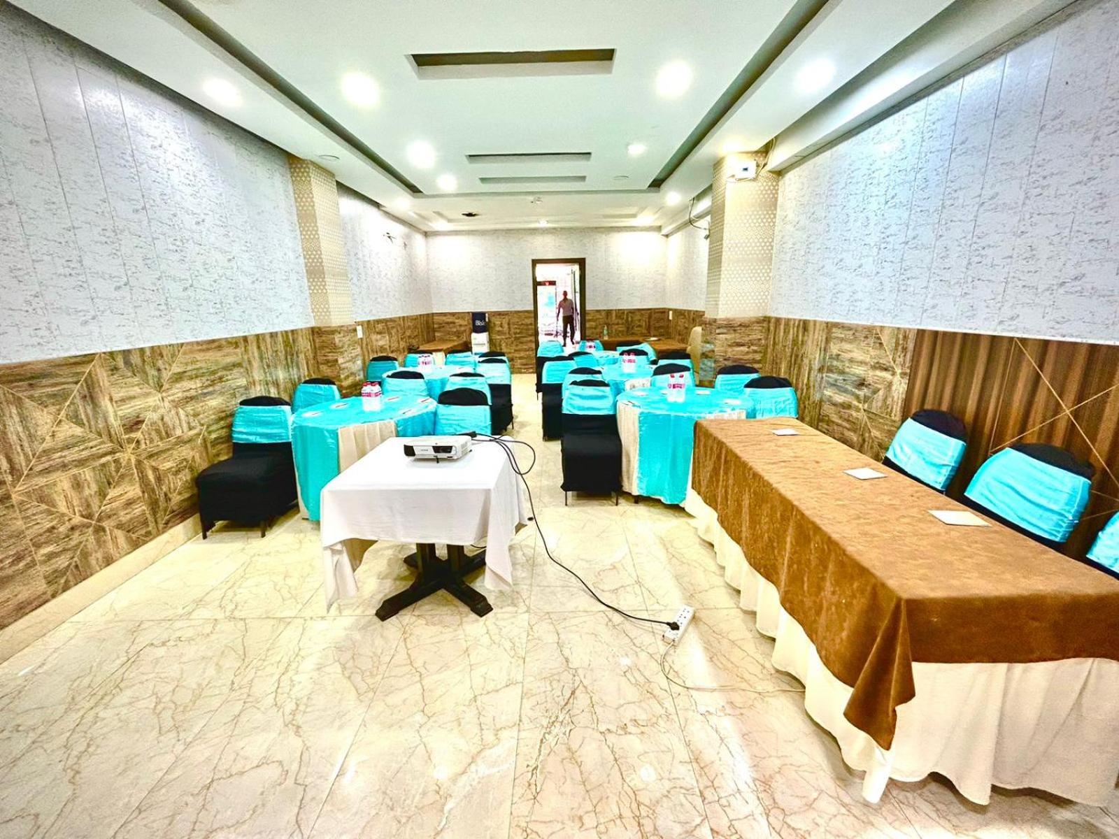 Hotel Spb 87 Near Karol Bagh Metro Station Delhi ภายนอก รูปภาพ