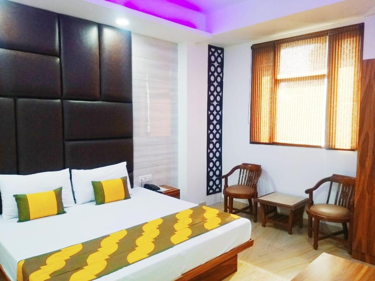 Hotel Spb 87 Near Karol Bagh Metro Station Delhi ภายนอก รูปภาพ