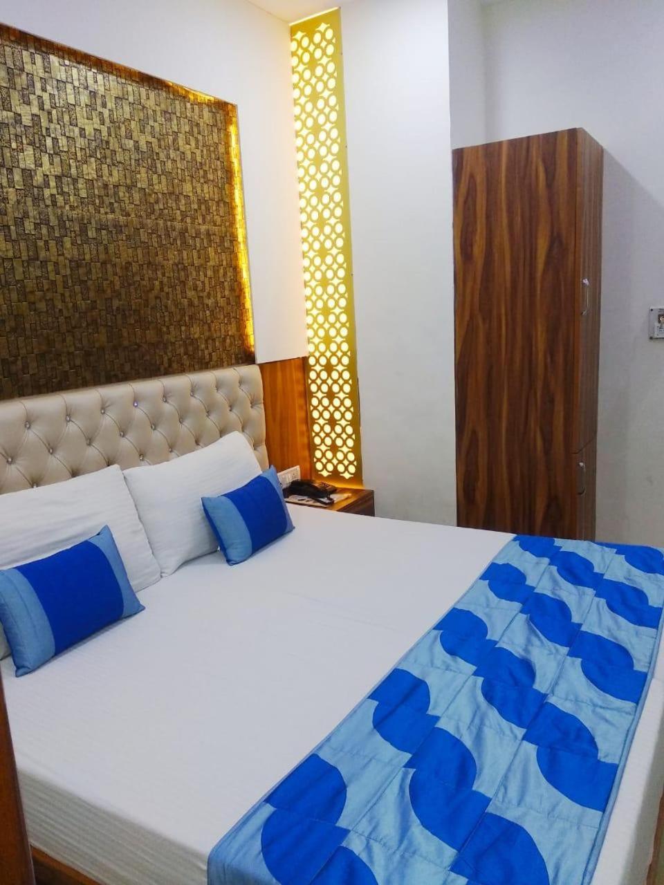 Hotel Spb 87 Near Karol Bagh Metro Station Delhi ภายนอก รูปภาพ